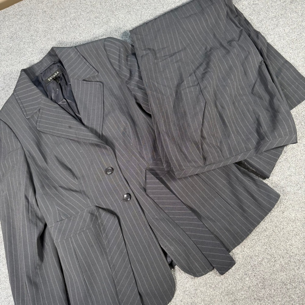 Escada Pinstripe Pant Suit Virgin Wool Silk Blazer Trousers Grey Size 42